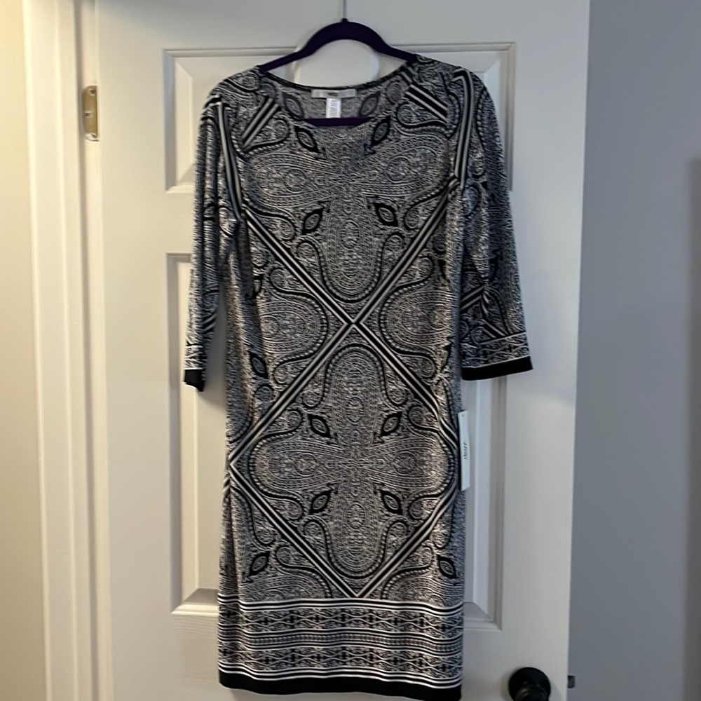 Black and white printed jersey dress.